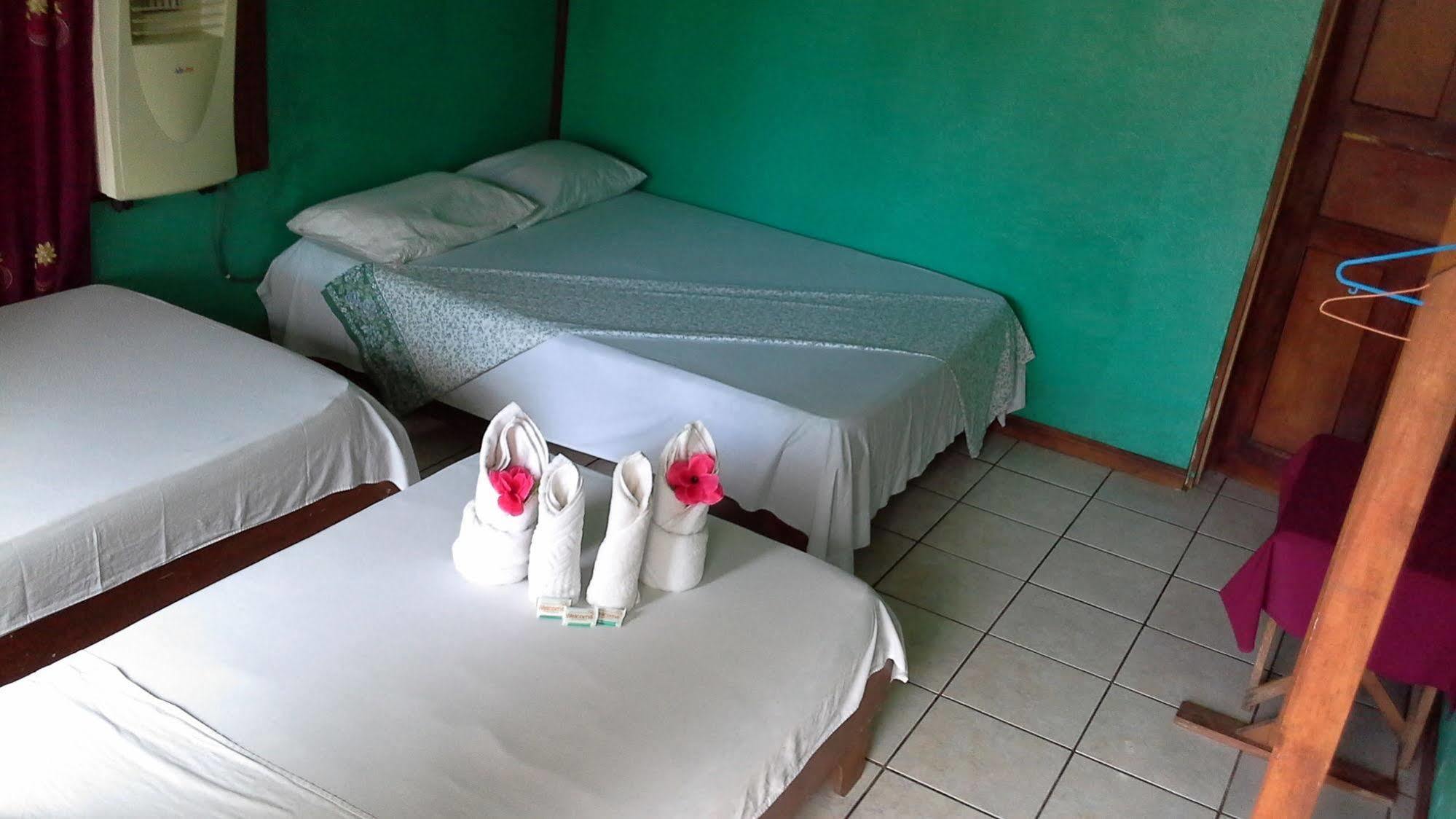Cabinas Miss Miriam 2 Tortuguero Exterior photo